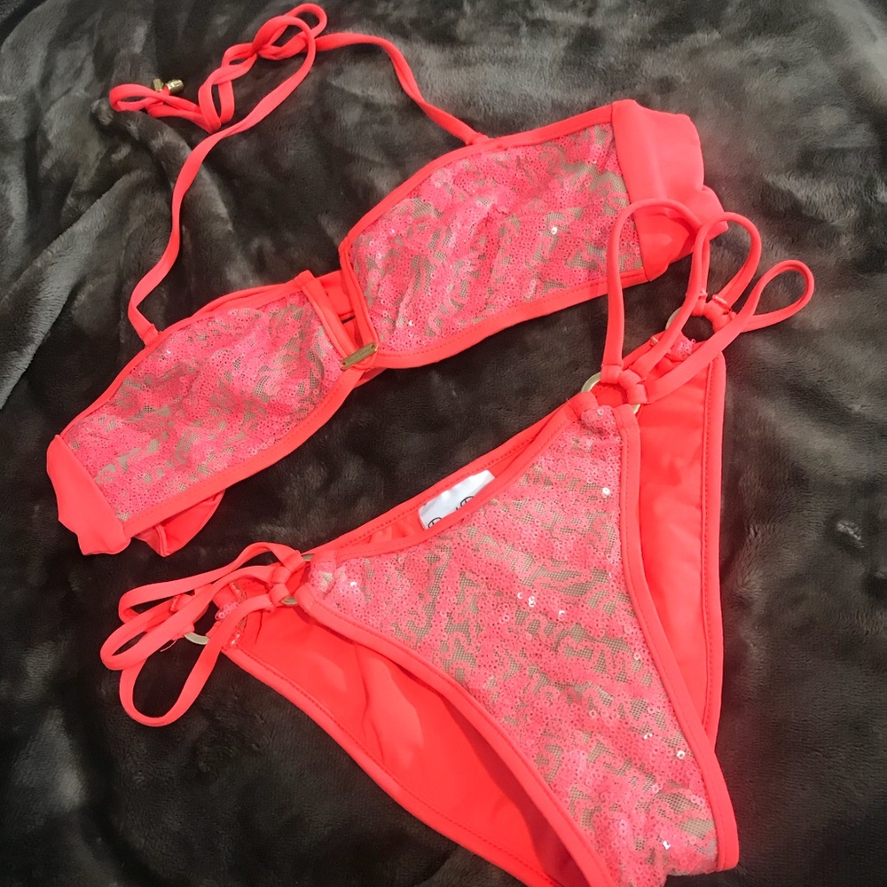Jeweled Beach Bunny 👙
